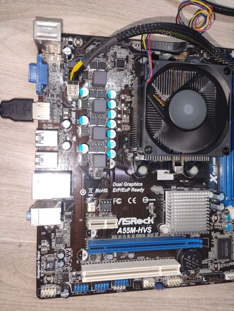 placa mae asrock A55M-HVS com processador AMD- A4 300 - Foto 2
