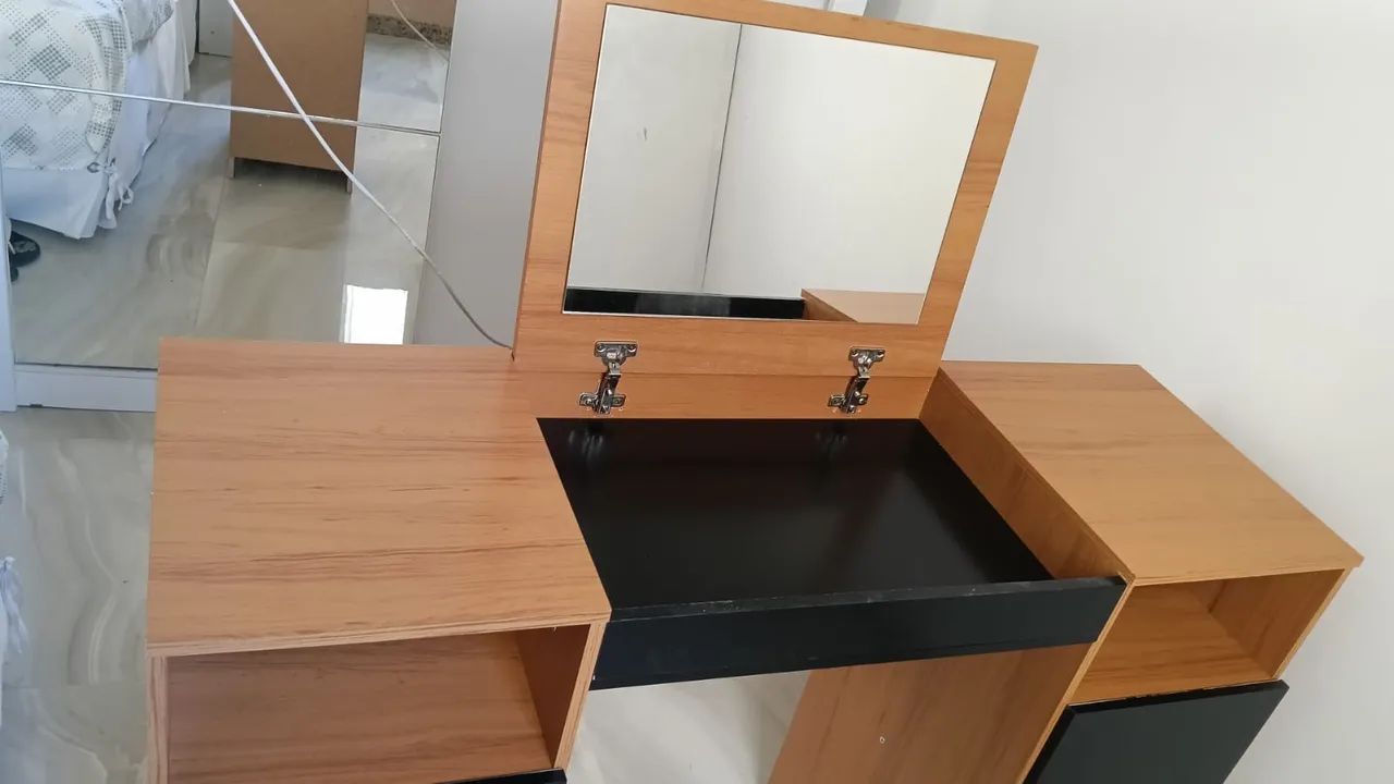 Escrivania, mesa, penteadeira com espelho nova  - Foto 4