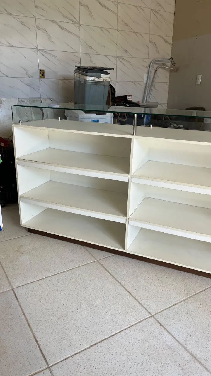 Balcão com vidro 