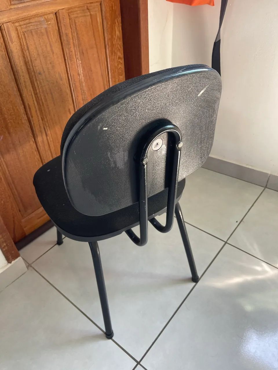 Cadeira de Escritório Fixa Preta - Foto 3