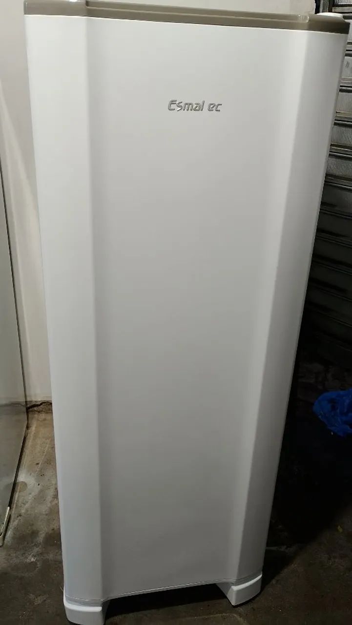 Geladeira Esmaltec 