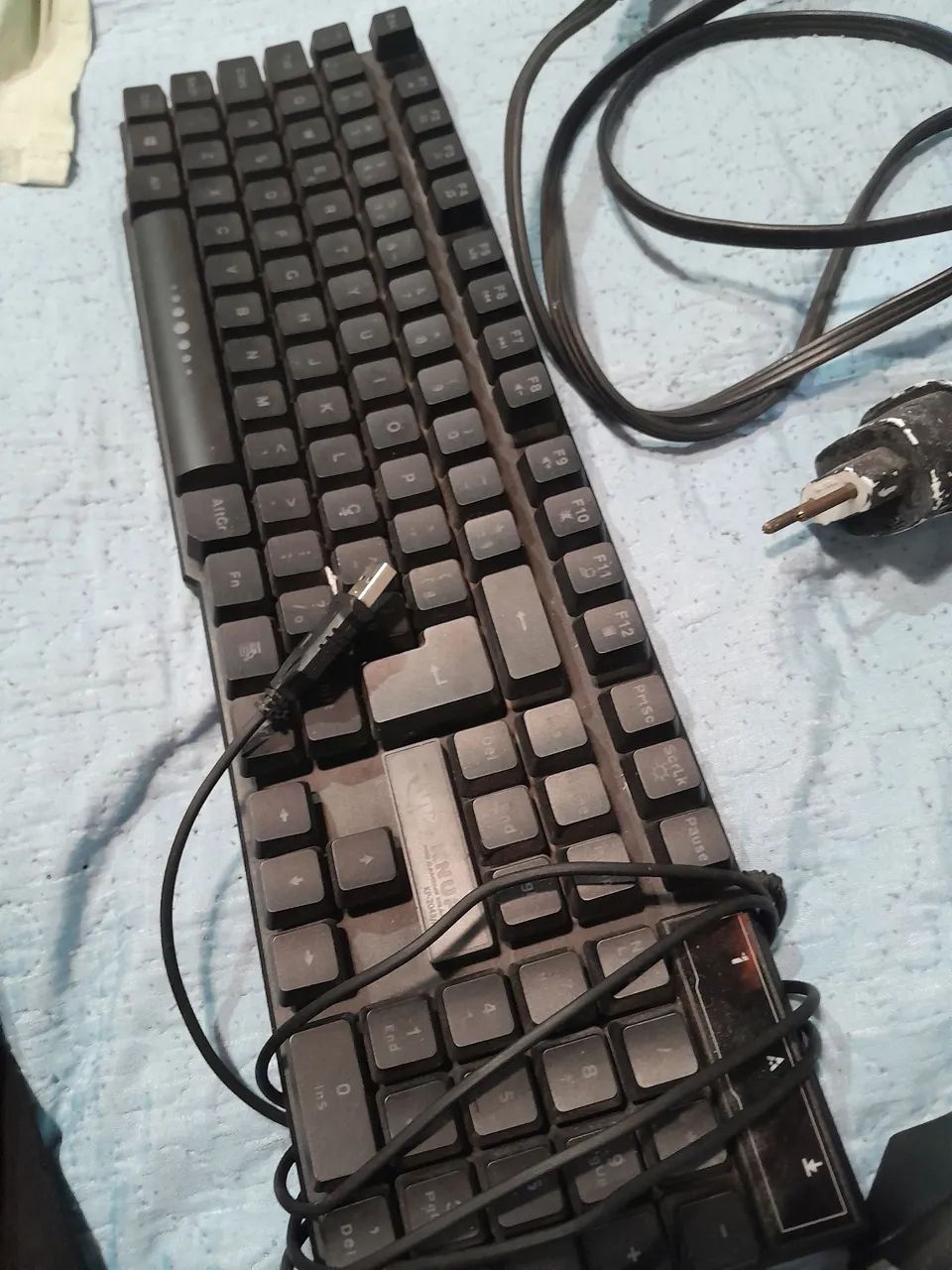 Notebook com carregador,mouse e teclado com fio - Foto 4