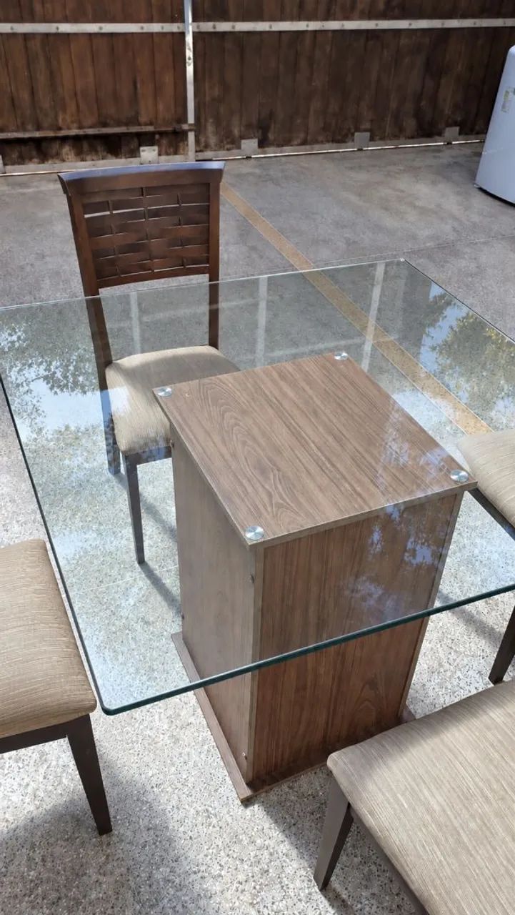 Mesa de jantar com tampo de vidro e 4 cadeiras em MDF - Foto 2