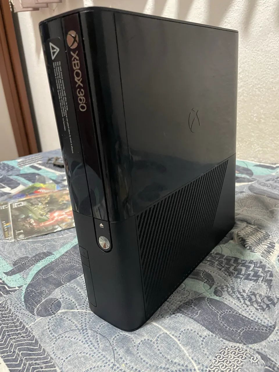 XBOX 360 com 2 manetes DESBLOQUEADO com kinect e com mais de 20 jogos  - Foto 2