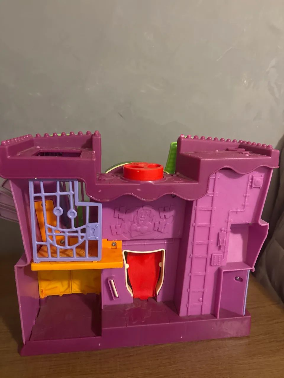 Imaginext Fábrica de Risadas do Coringa - Original Fisher-Price - Foto 2