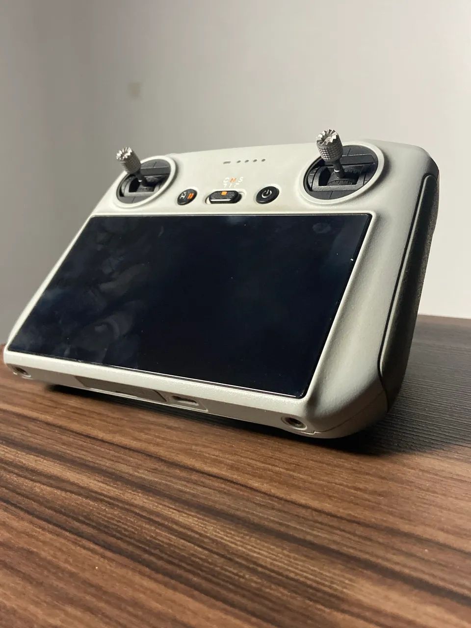 Controle com tela para drone DJI