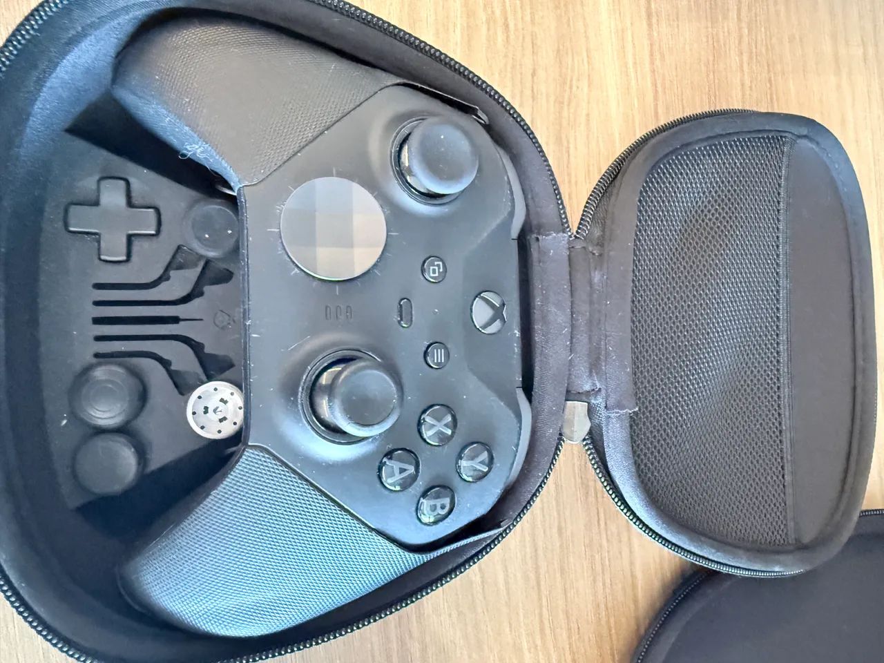 Controle Xbox Elite Series 2 Completo com Case e Acessórios