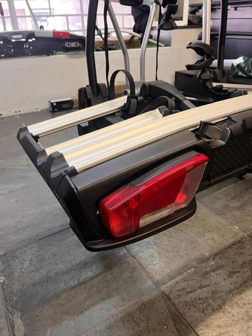 Porta Bike Engate Thule Velospace XT 939 - Usado umas 4 Vezes - Zero - Foto 3