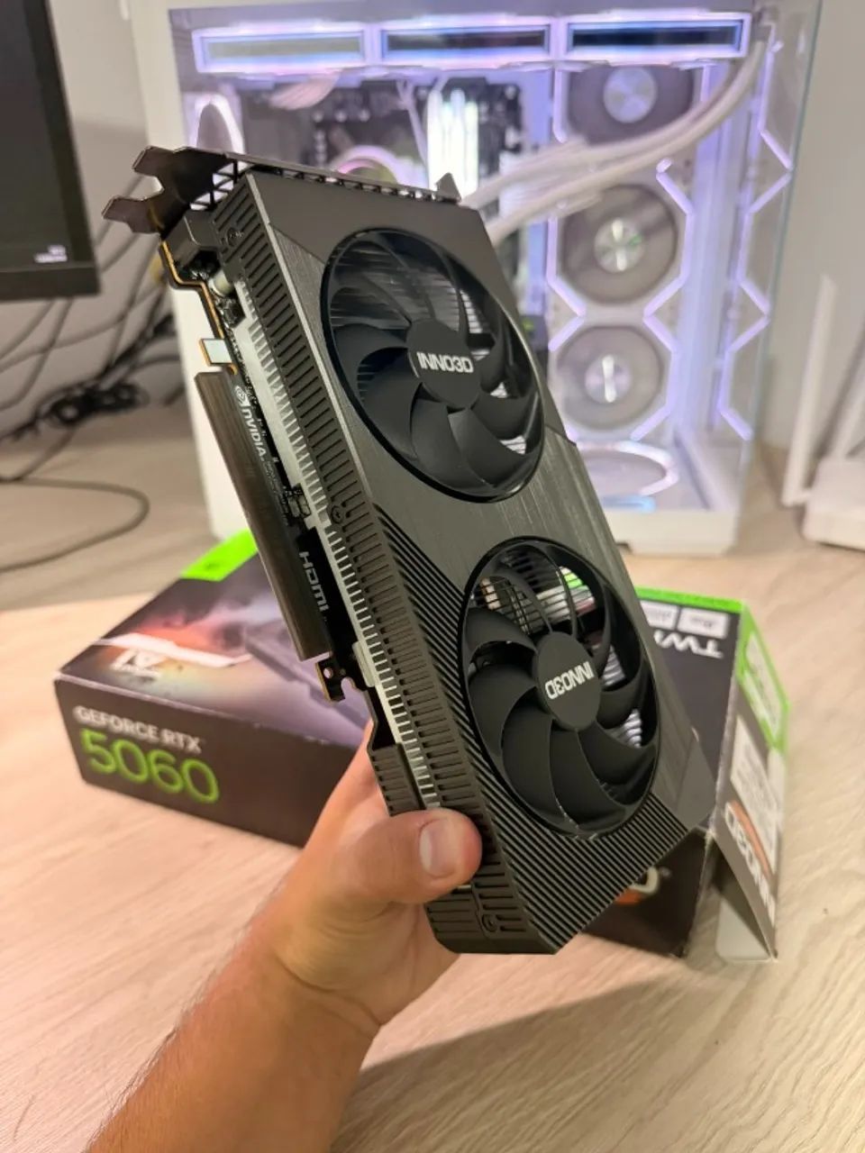 Placa de vídeo NVIDIA GeForce RTX 5060 8GB - Foto 3