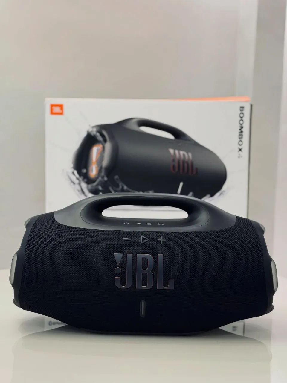 Bombox 4 semi nova Com nota fiscal 