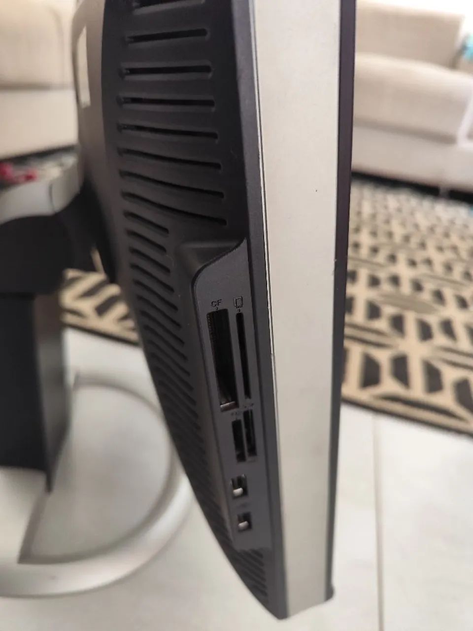 Monitor Dell 24" (detalhe) - Foto 2