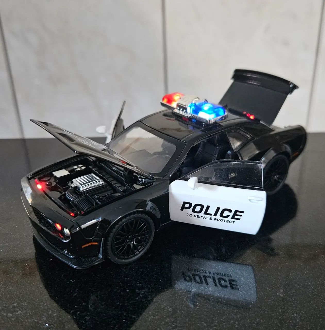 Miniatura Dodge Challenger 1/32 - com luz e som, abre portas e fricção - Foto 2