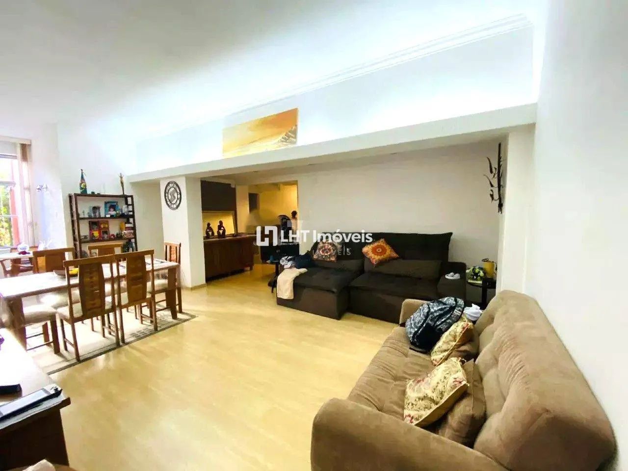 Apartamento duplex tipo casa com 130m² no Ingá!