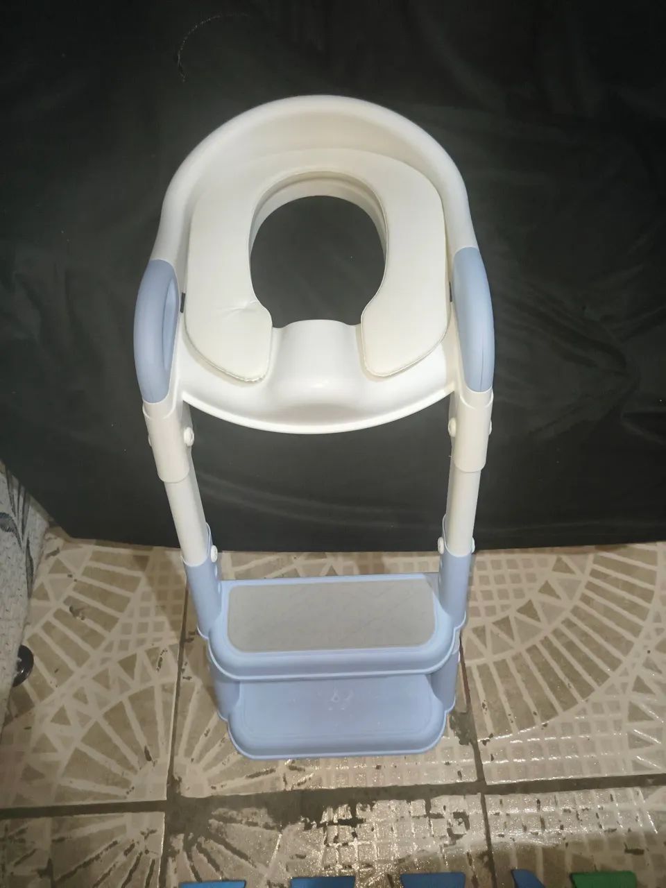 Troninho infantil com escada  - Foto 2