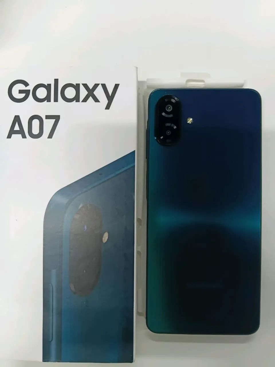 Smartphone Galaxy A07.  Câmera dupla de 50MP