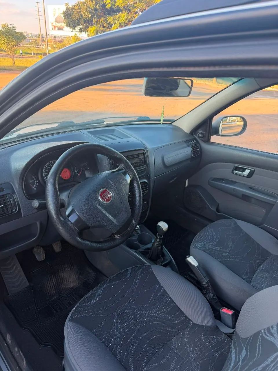 Fiat Strada Working Celeb.1.4 Fire Flex 8V CD 2013 - Foto 2