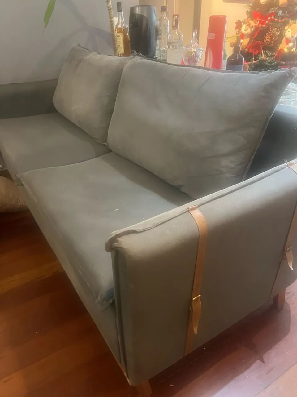 Sofá de 3 lugares fixo cinza