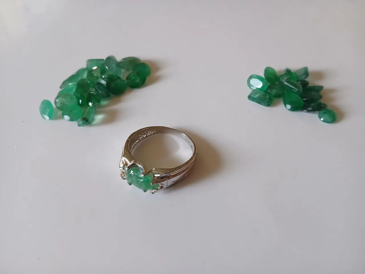 Anel masculino com esmeralda extra. Elegância, liderança e Poder - Foto 2