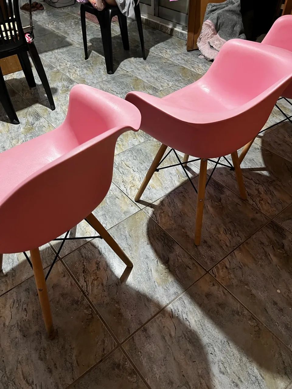 Cadeiras rosa  - Foto 5