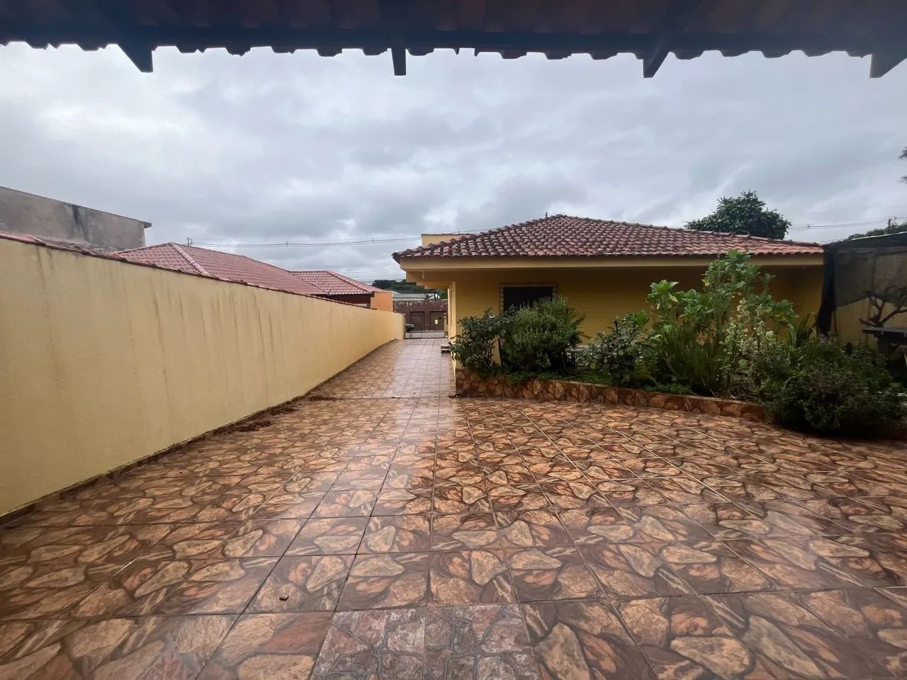 Casa com edicula em terreno 12x33 