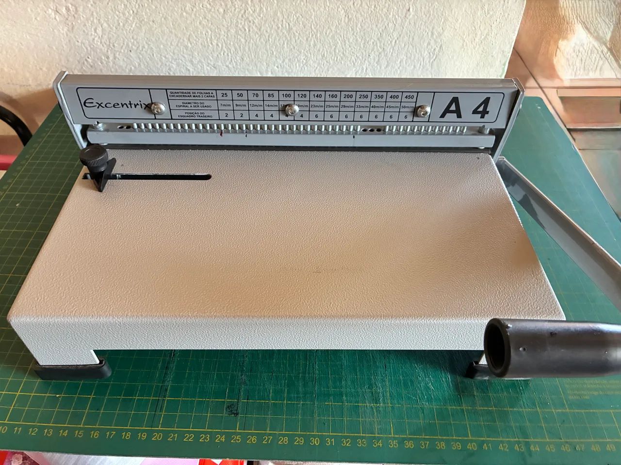 Excentrix A4 Binding Machine424794600737361921