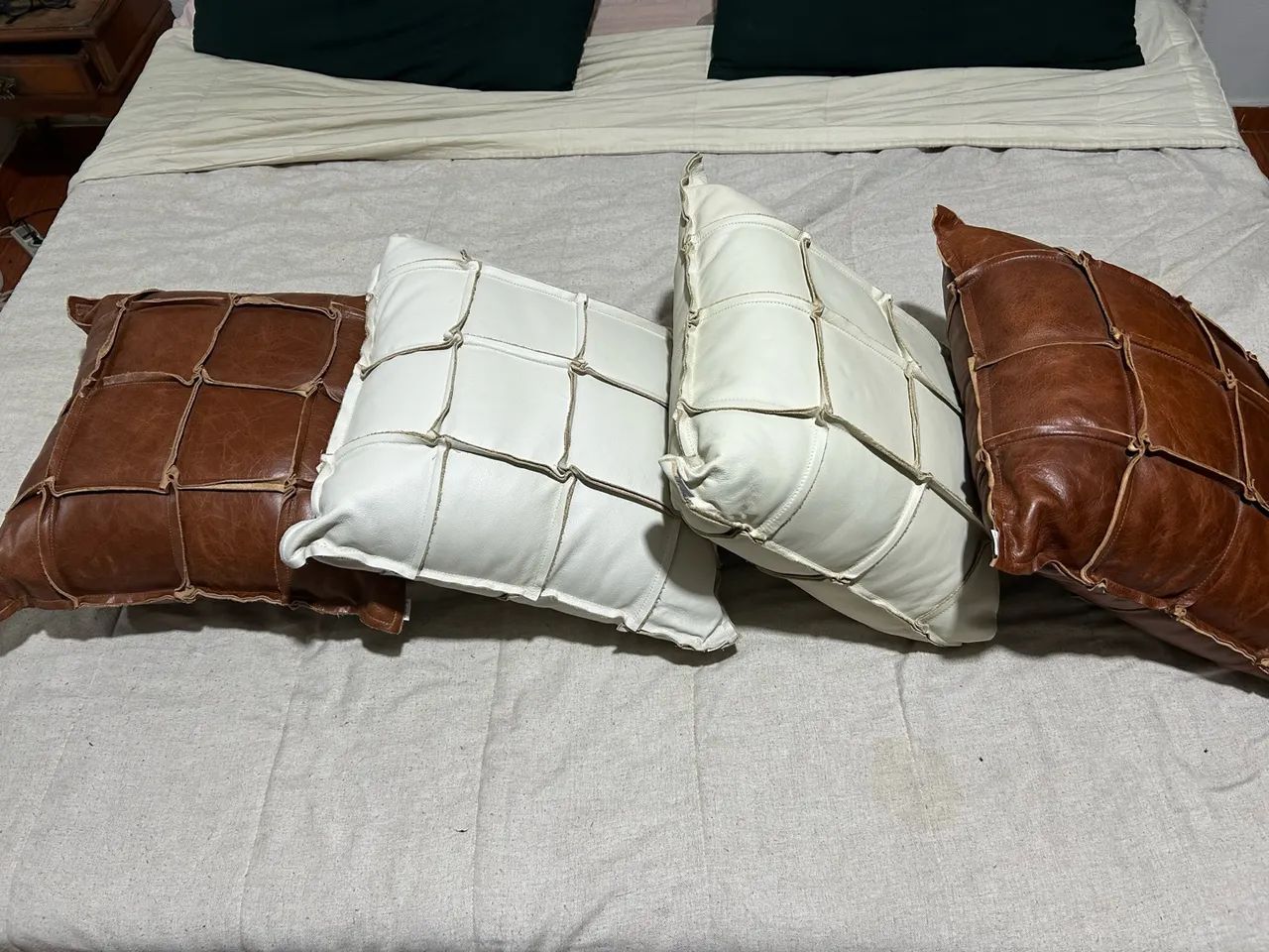 Almofadas de couro natural