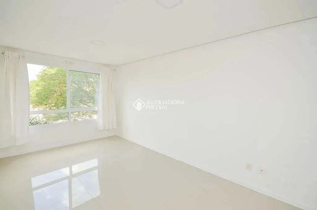 Imóvel para aluguel possui 60 metros quadrados com 2 quartos em Menino Deus - Porto Alegre - Foto 2