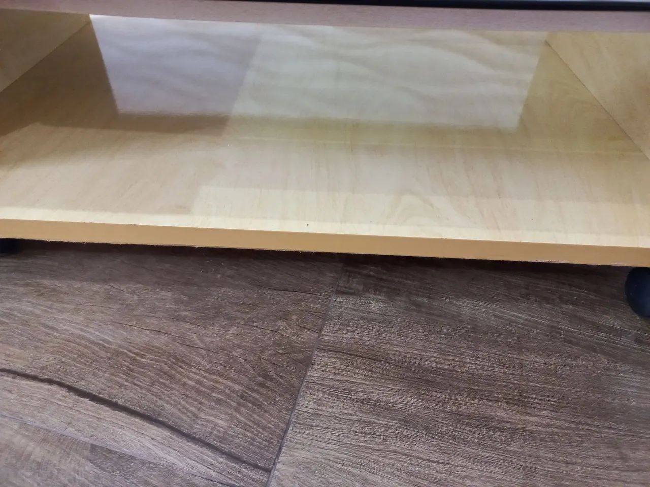 Mesa de centro cor maple. Tampo de vidro. - Foto 5