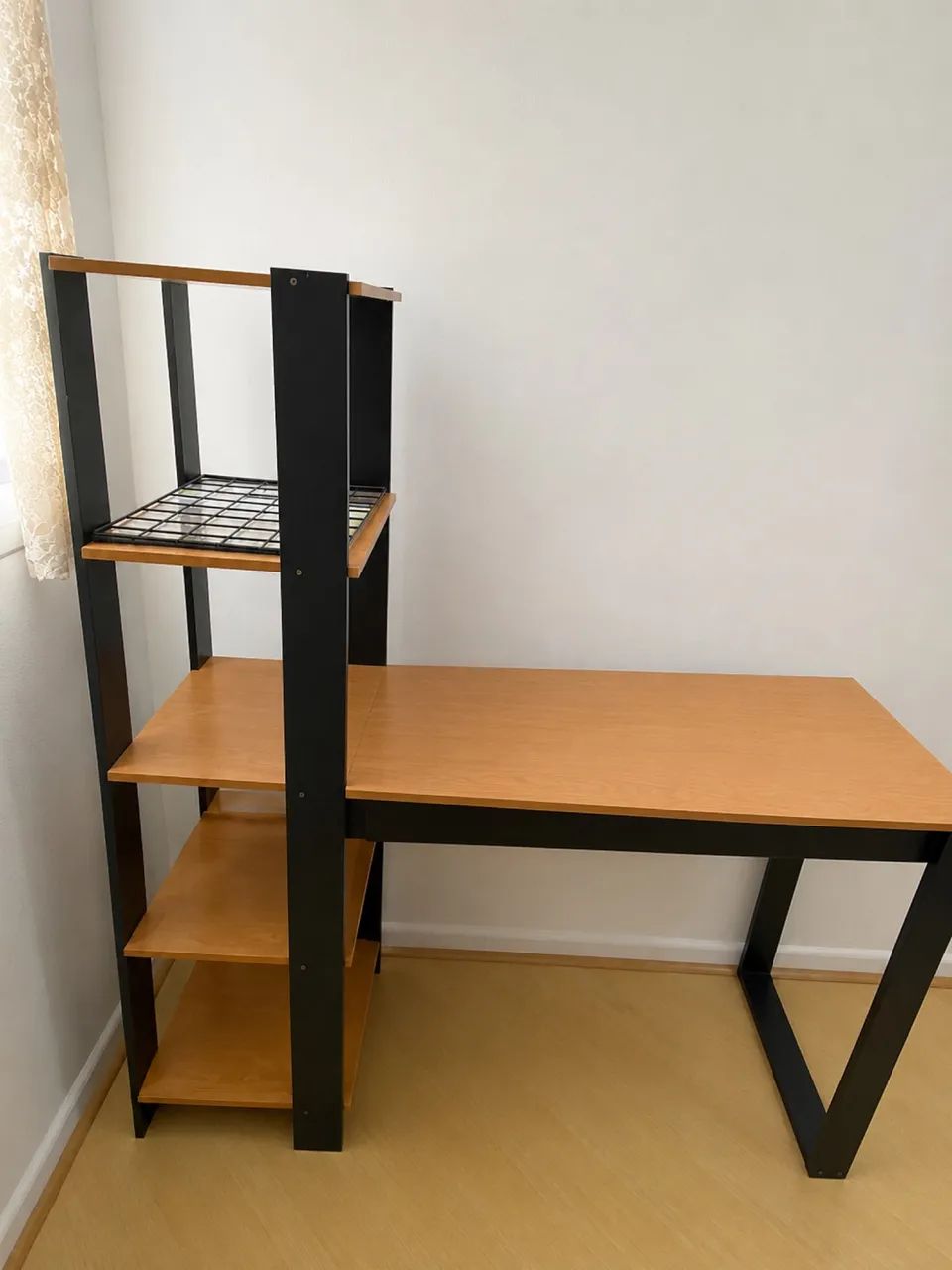 Estante/escrivaninha