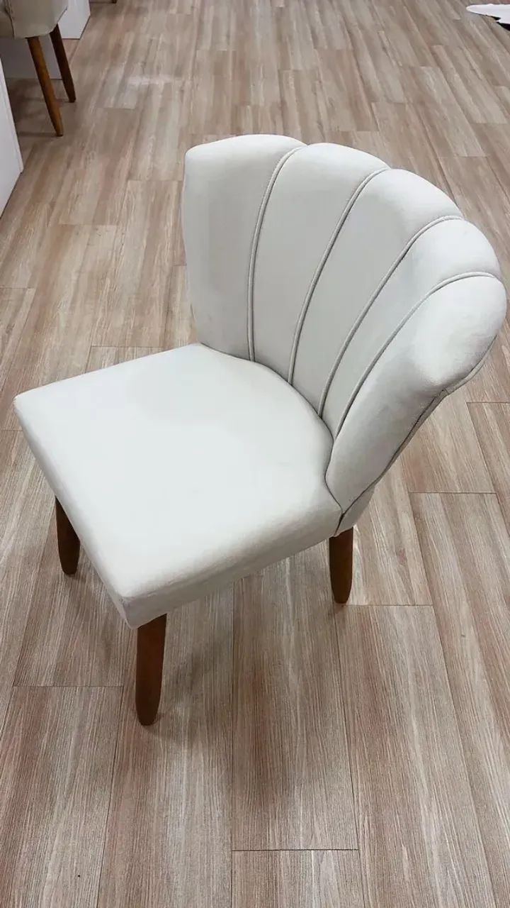 Vendo cadeira de petala