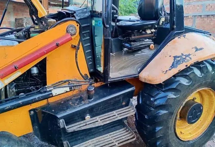 Retroescavadeira JCB 4CX 2011 - Foto 3