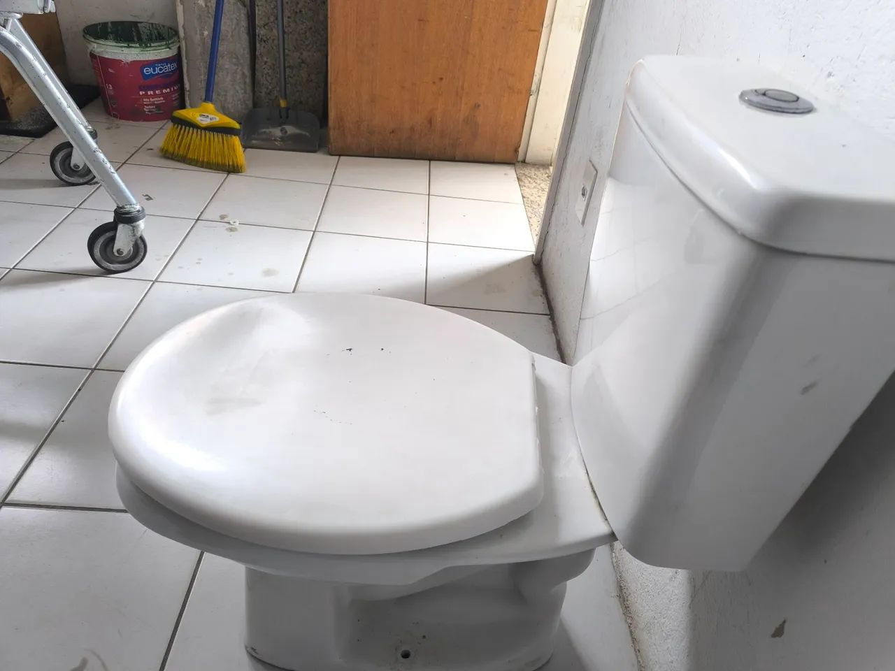 Vendo Vaso sanitário com caixa acoplada. - Foto 3