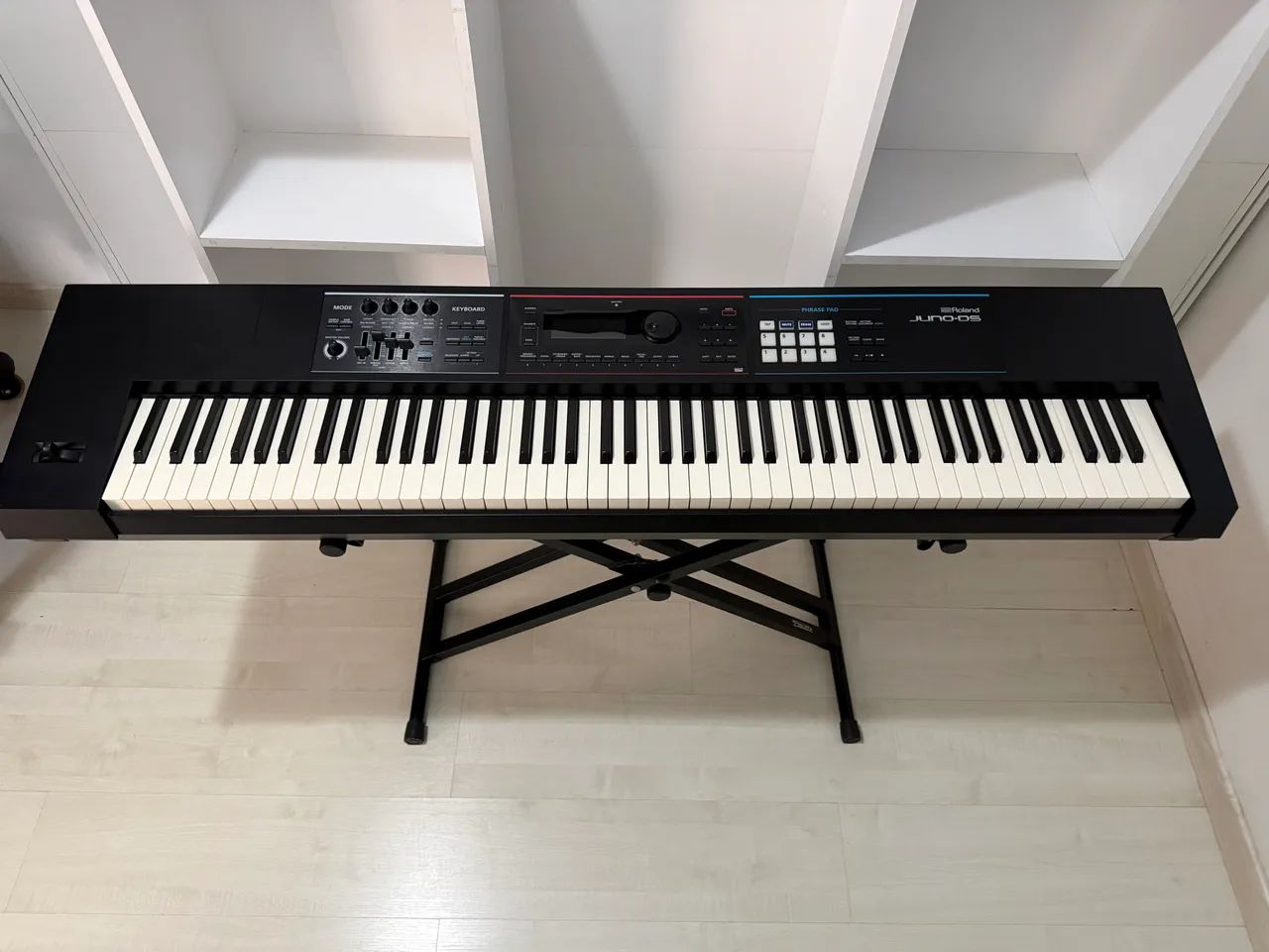 Roland Juno DS-88 + Bag