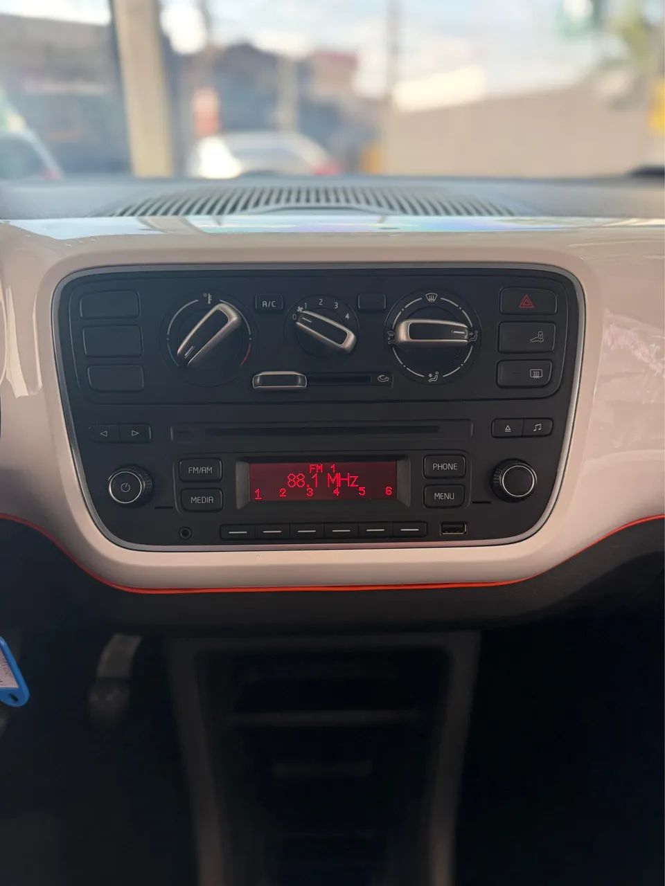 Volkswagen up! cross 1.0 TSI Total Flex 12V 5p, foto 8 de 10