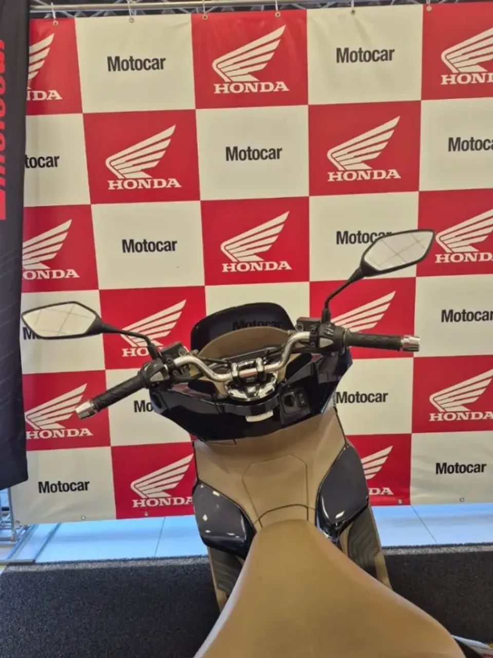 PCX DLX 2025  - Foto 4