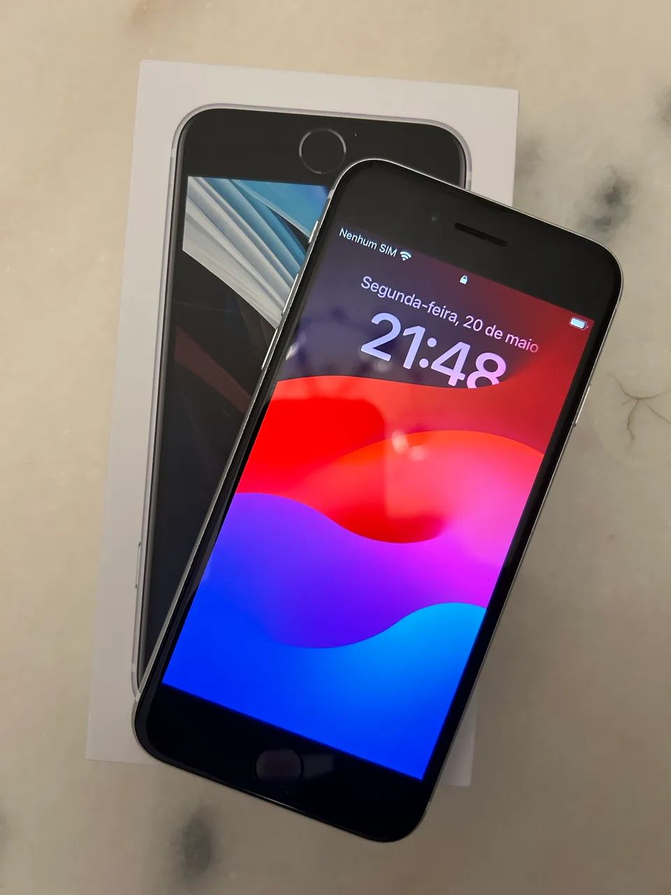 iPhone Se2 64gb impecável na caixa - Celulares e Smartphones