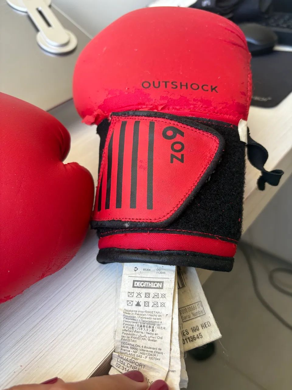 Luva de box infantil marca Outshock Decathlon (TAM 7 a 9 anos)