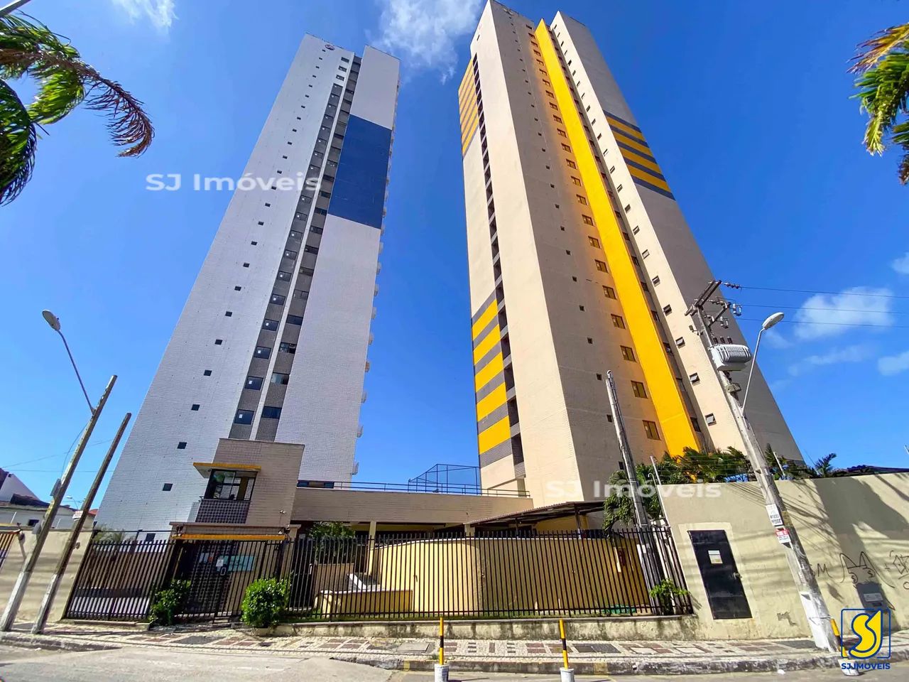 Apartamento com 1 suíte, 1 quarto e varanda em Jacarecanga