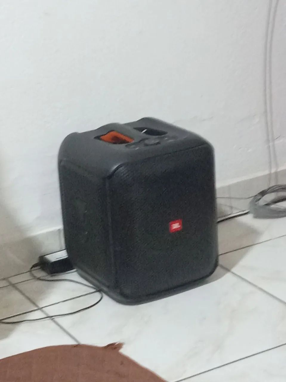 Som JBL em perfeito estado