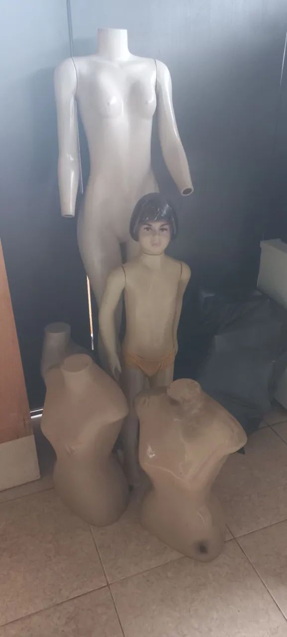 CONJUNTO DE MANEQUINS EM PERFEITO ESTADO  - Foto 3