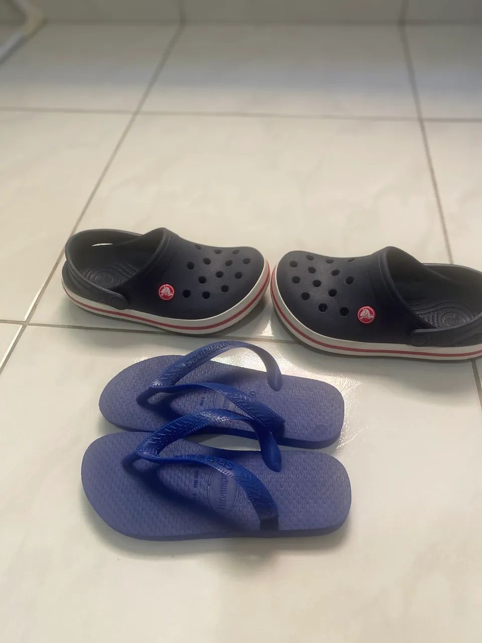 Crocs, assento e havaianas para crianças - Foto 2