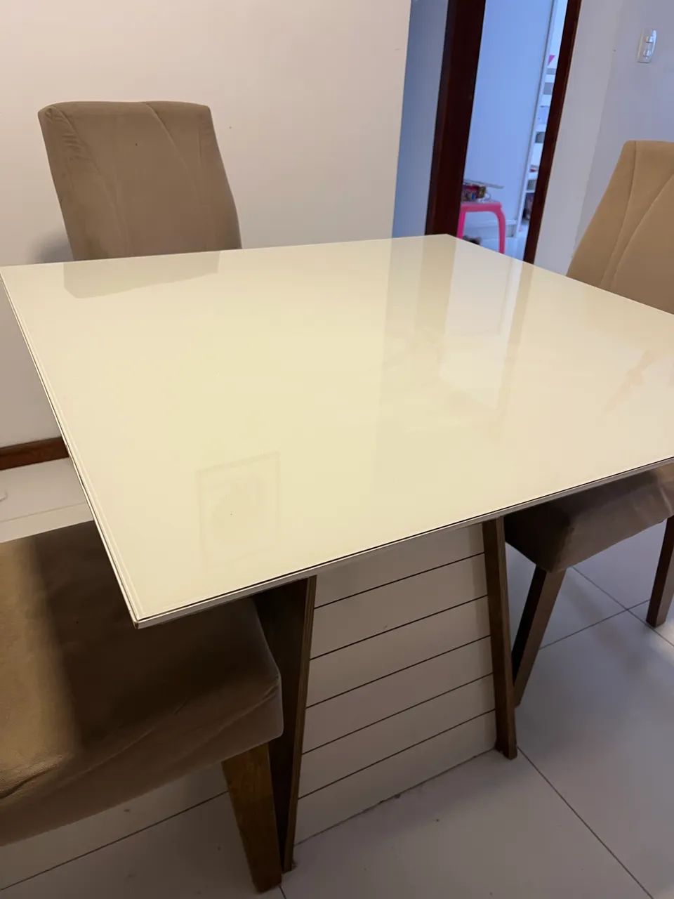 Mesa de jantar tampo de vidro 