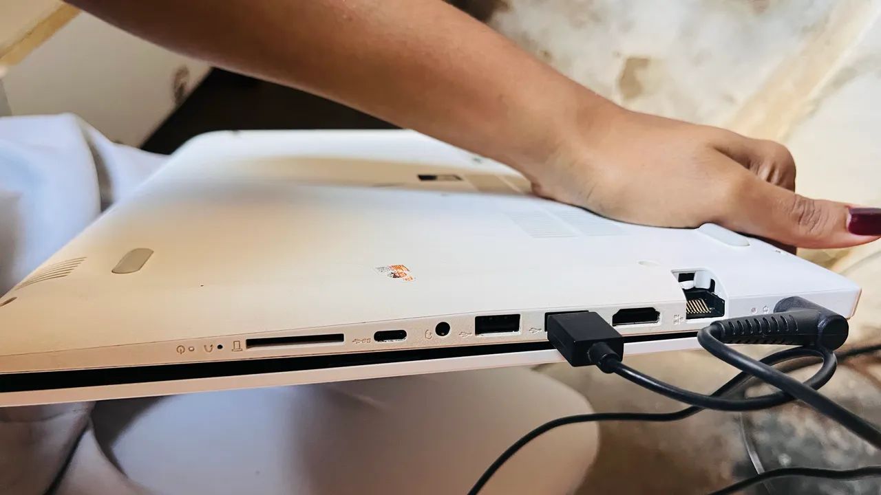 Notebook Lenovo I3  - Foto 5
