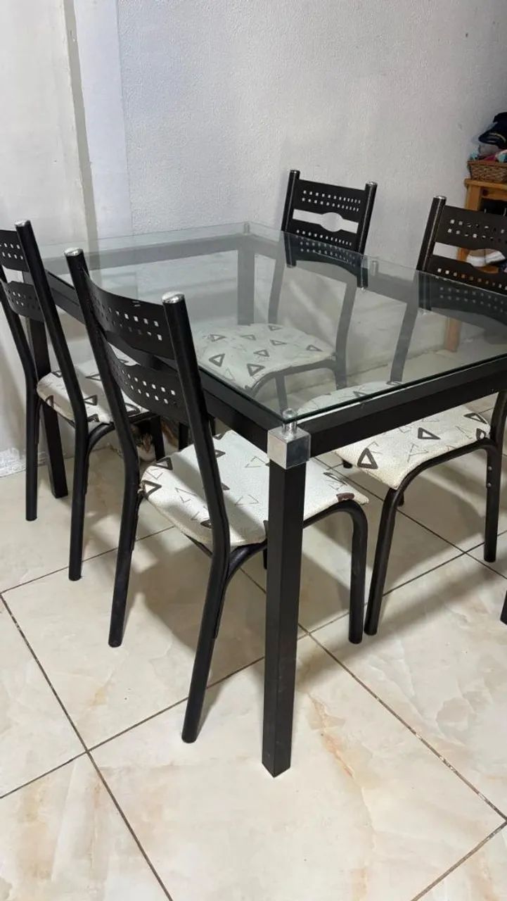 MESA DE JANTAR DE VIDRO 4 CADEIRAS - Foto 4