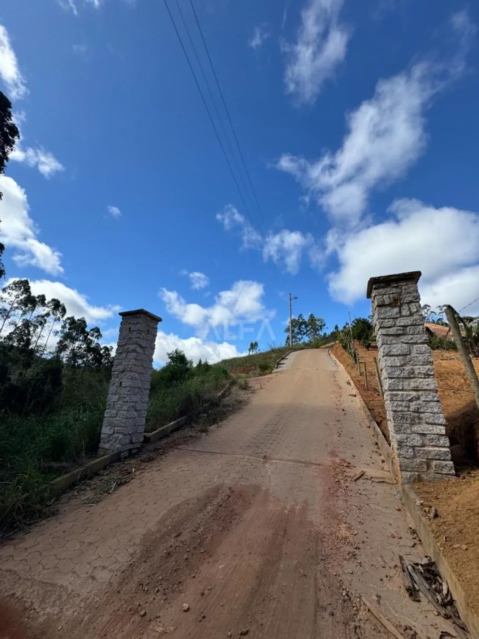 TERRENO EM SANTA TERESA - 4KM DO CENTRO - ESCRITURADO