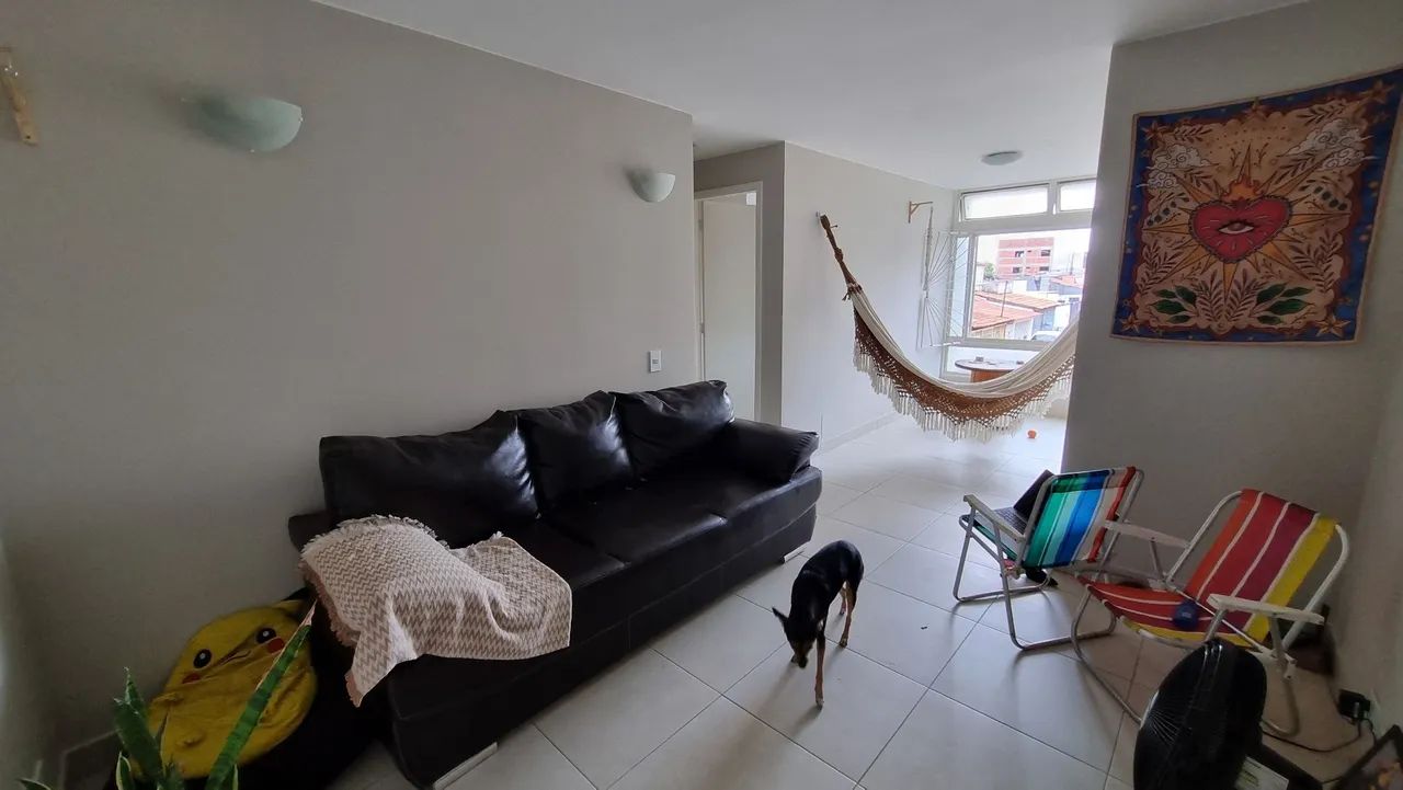 Quarto individual bem localizado