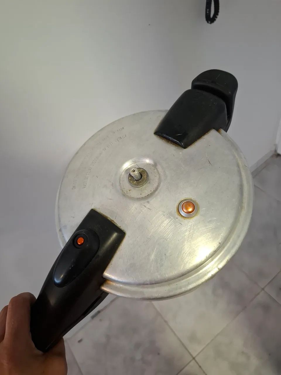 Panela de pressão tramontina 4,5l - Foto 3