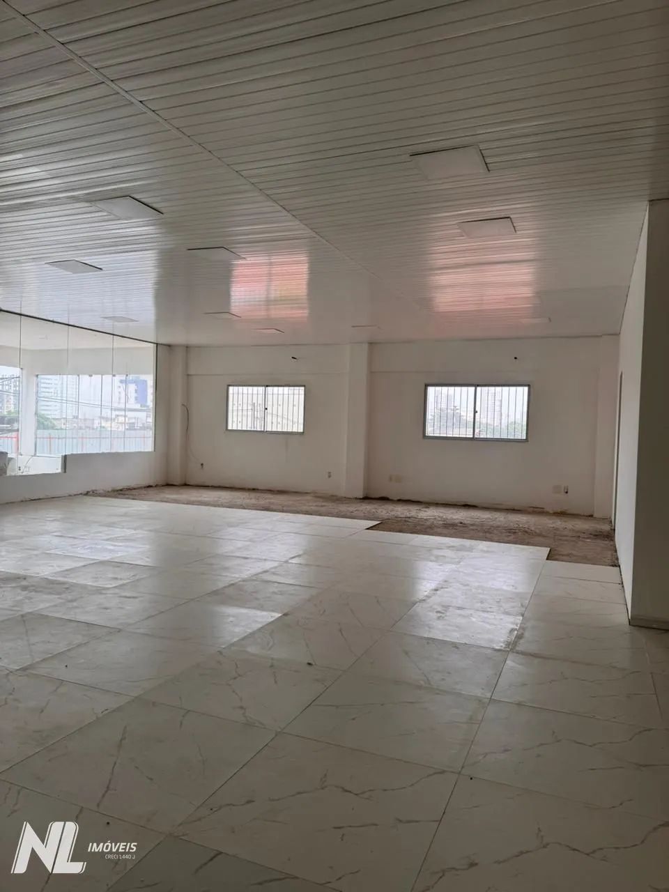 Oportunidade imperdível  amplo espaço comercial com 327m²! - Foto 2