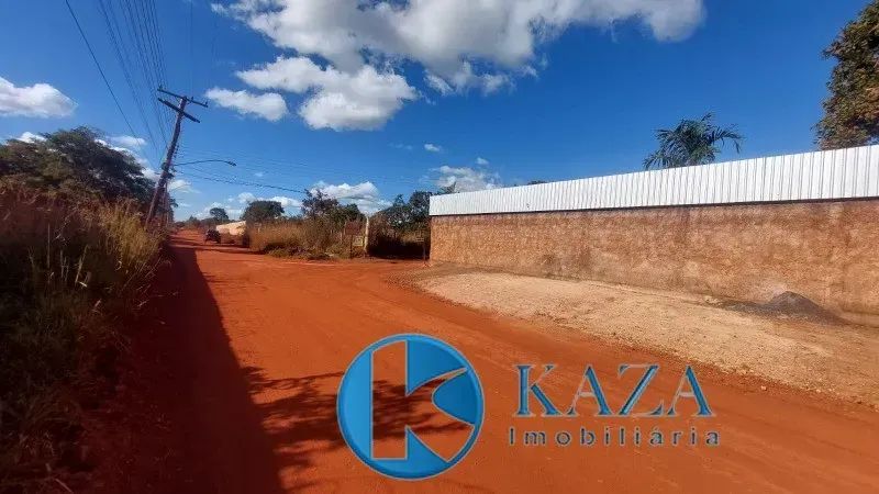 LOTE COM 900M² EM VALPARAÍSO DE GOIÁS