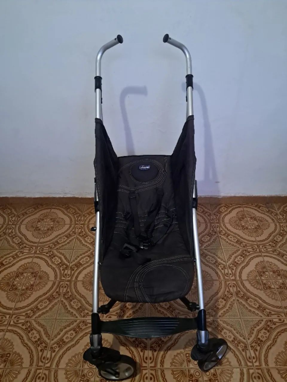Carrinho de bebê Chicco Lite Way- leve e compacto  - Foto 4